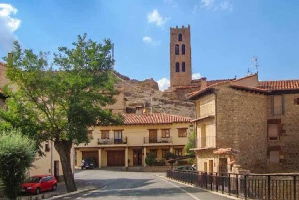 Villarroya de los Pinares Apartamentos El Mirador מראה חיצוני תמונה