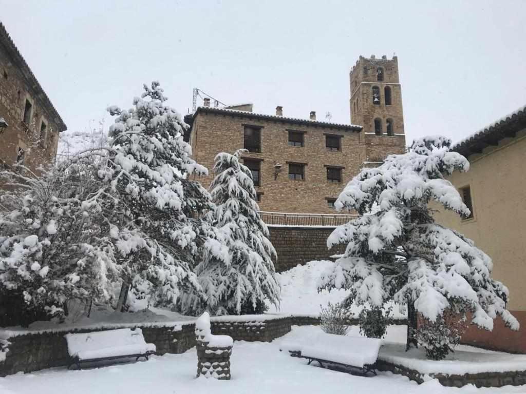 Villarroya de los Pinares Apartamentos El Mirador מראה חיצוני תמונה