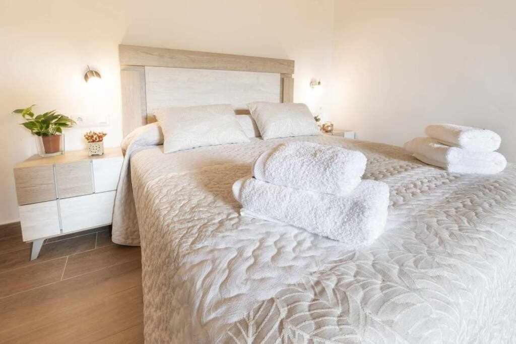 Villarroya de los Pinares Apartamentos El Mirador מראה חיצוני תמונה